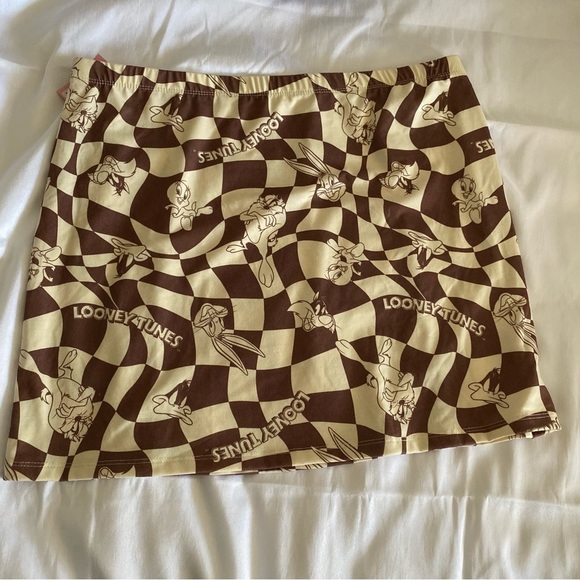 Looney Tunes Mini Skirt - Picture 3 of 7